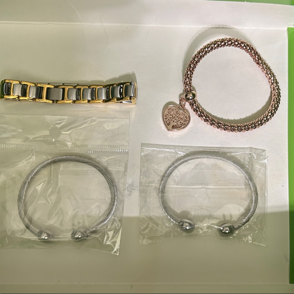 Chic Two-Tone Bracelet Set with Heart Charm